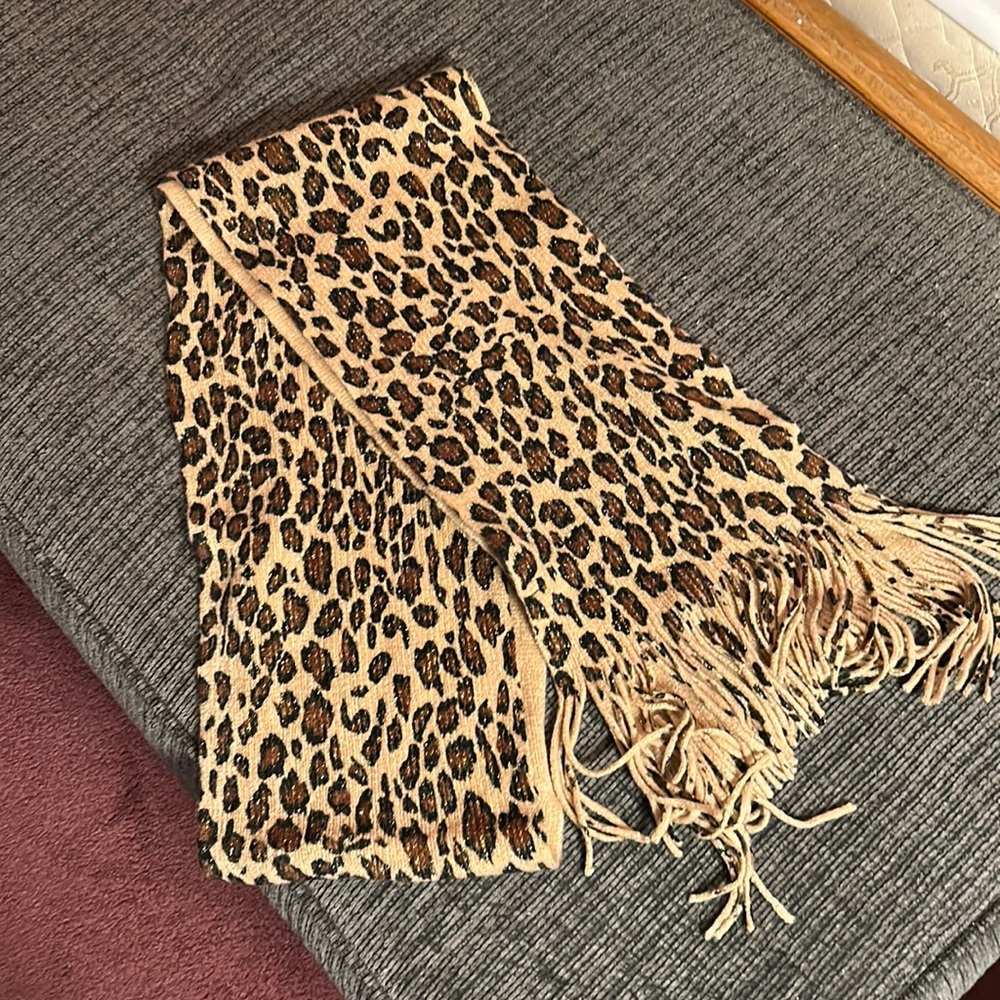 Leopard print scarf with some sparkle!
